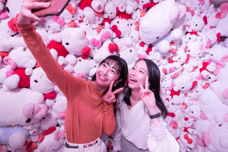 遊ぶ | AWAJI HELLO KITTY APPLE LAND