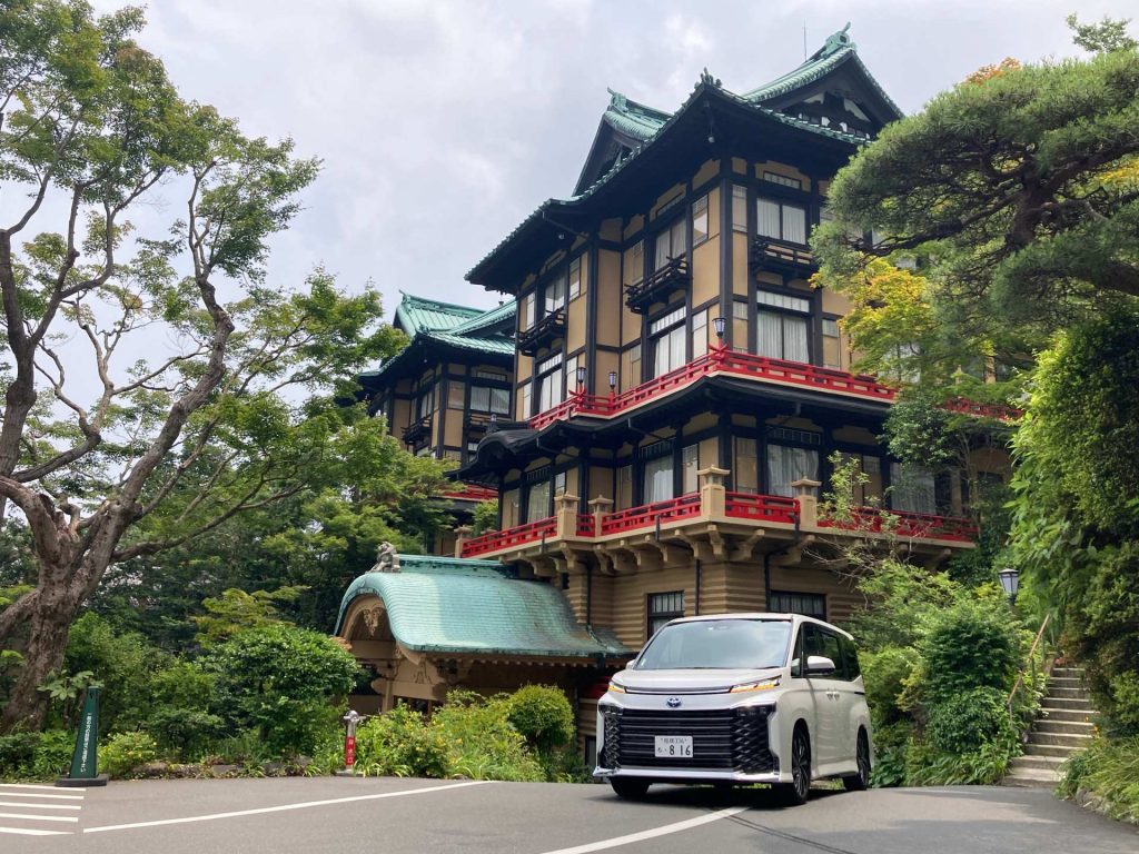 神奈川】ノスタルジックを味わう箱根温泉「富士屋ホテル」【愛車と行きたい5つ星の宿の旅】 | 中古車なら【グーネット】