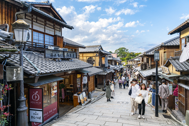 京都で古い町並みを楽しむなら、外せないエリアを8ヶ所紹介! - 京都着物・浴衣レンタル【咲く都】|京都着物・浴衣レンタル【咲く都】|祇園・京都 駅近く/人気着物が2750円