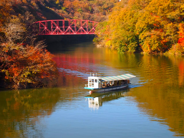 秋の広島観光ガイド: 紅葉とグルメを楽しむ旅